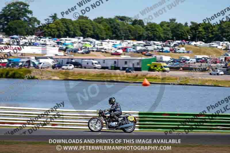 Vintage motorcycle club;eventdigitalimages;mallory park;mallory park trackday photographs;no limits trackdays;peter wileman photography;trackday digital images;trackday photos;vmcc festival 1000 bikes photographs